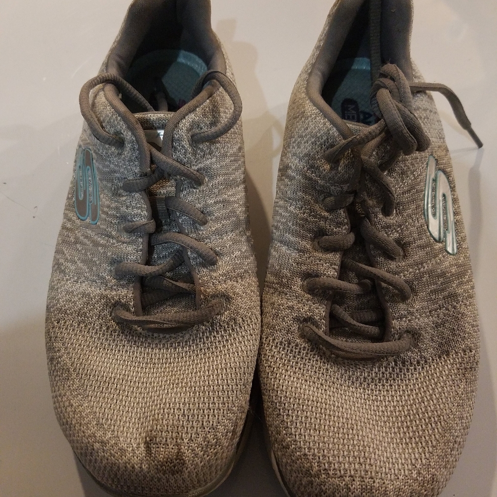 Sketchers size 7 shoes